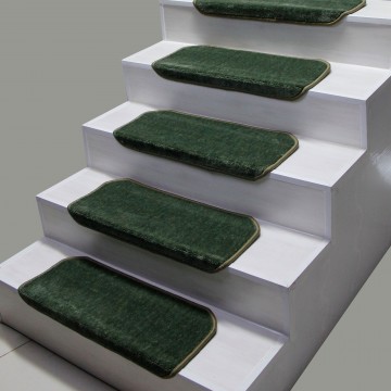 Koyu Yeşil Tüylü Halıdan Kare Kesim Demonte Basamak Paspası